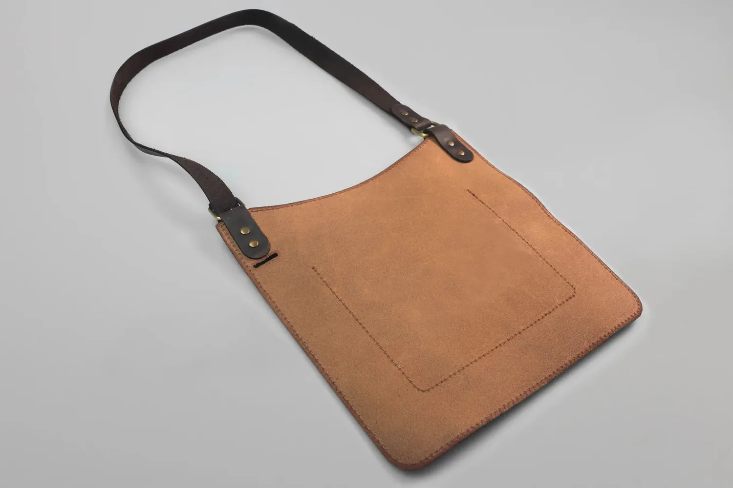 BeaverCraft AP5 snitteforklæde læder 22x24 cm brun
