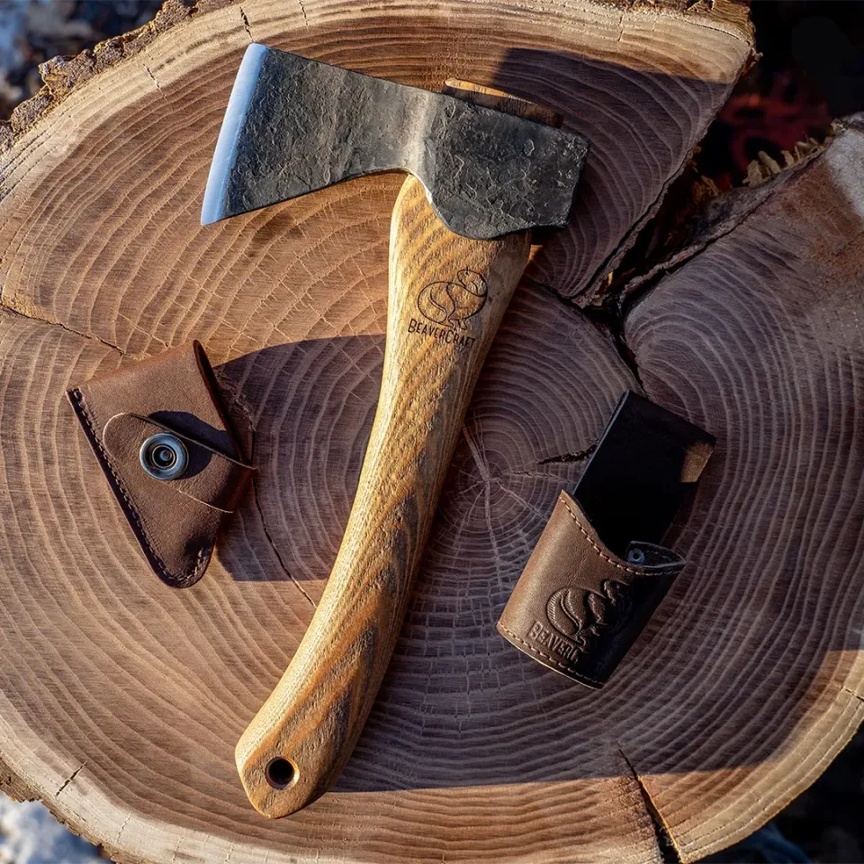 BeaverCraft AX1 snitteøkse bushcraftøkse med skede