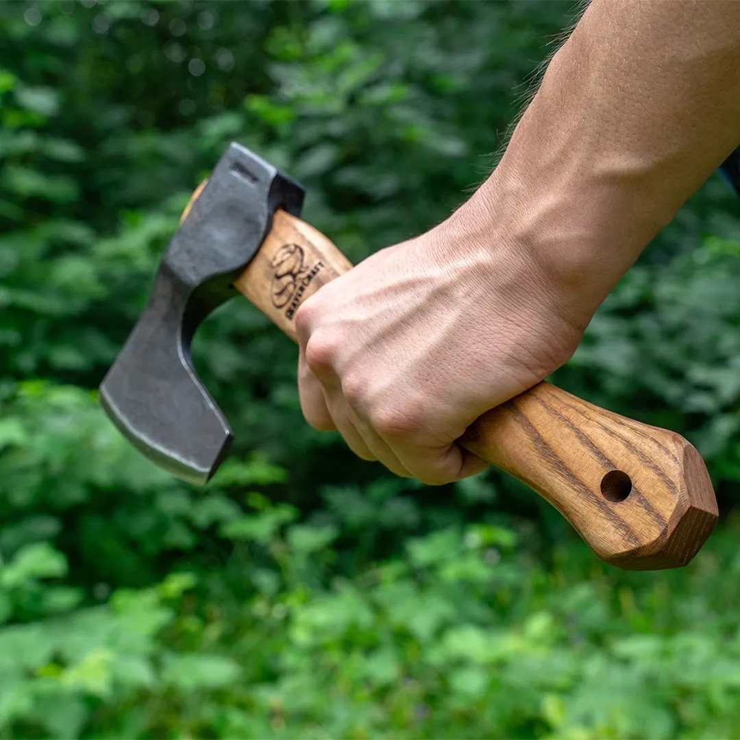 BeaverCraft AX6 bushcraft økse kulstofstål med skede