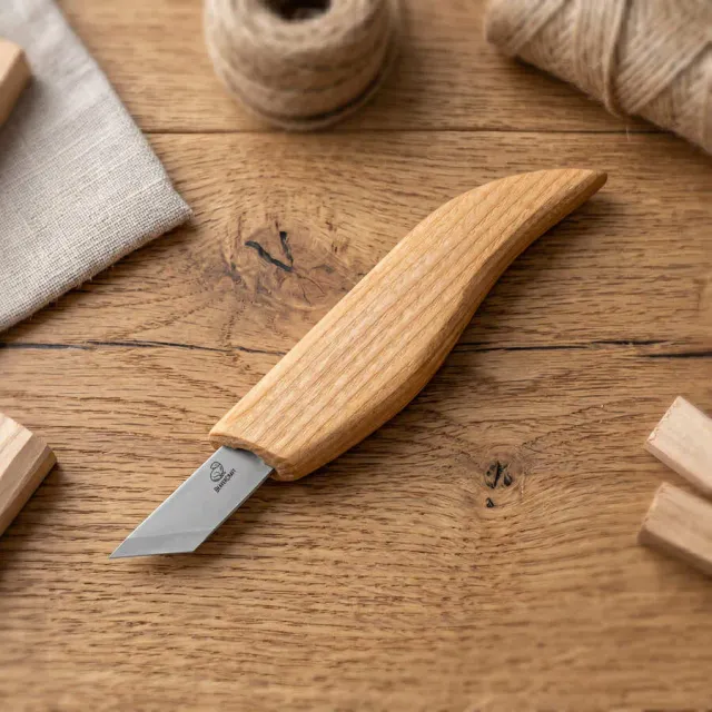 BeaverCraft C12 chipcarvingkniv skrå klinge dybe snit
