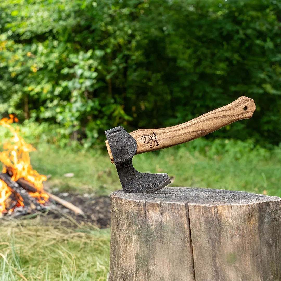 BeaverCraft AX6 bushcraft økse kulstofstål med skede
